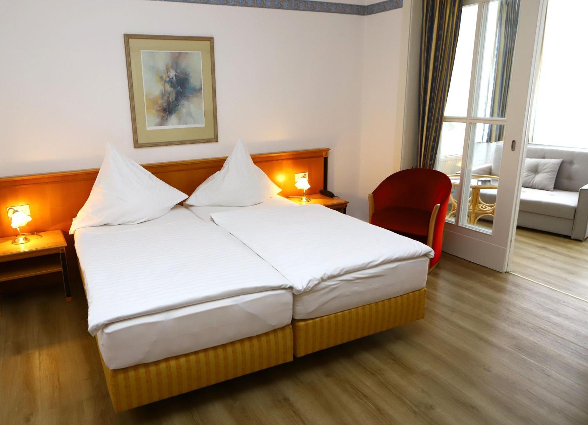 City Hotel Дельменхорст Экстерьер фото