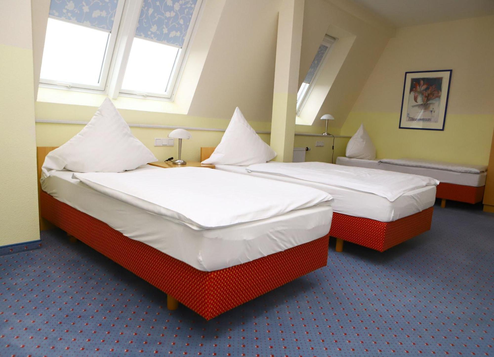 City Hotel Дельменхорст Экстерьер фото